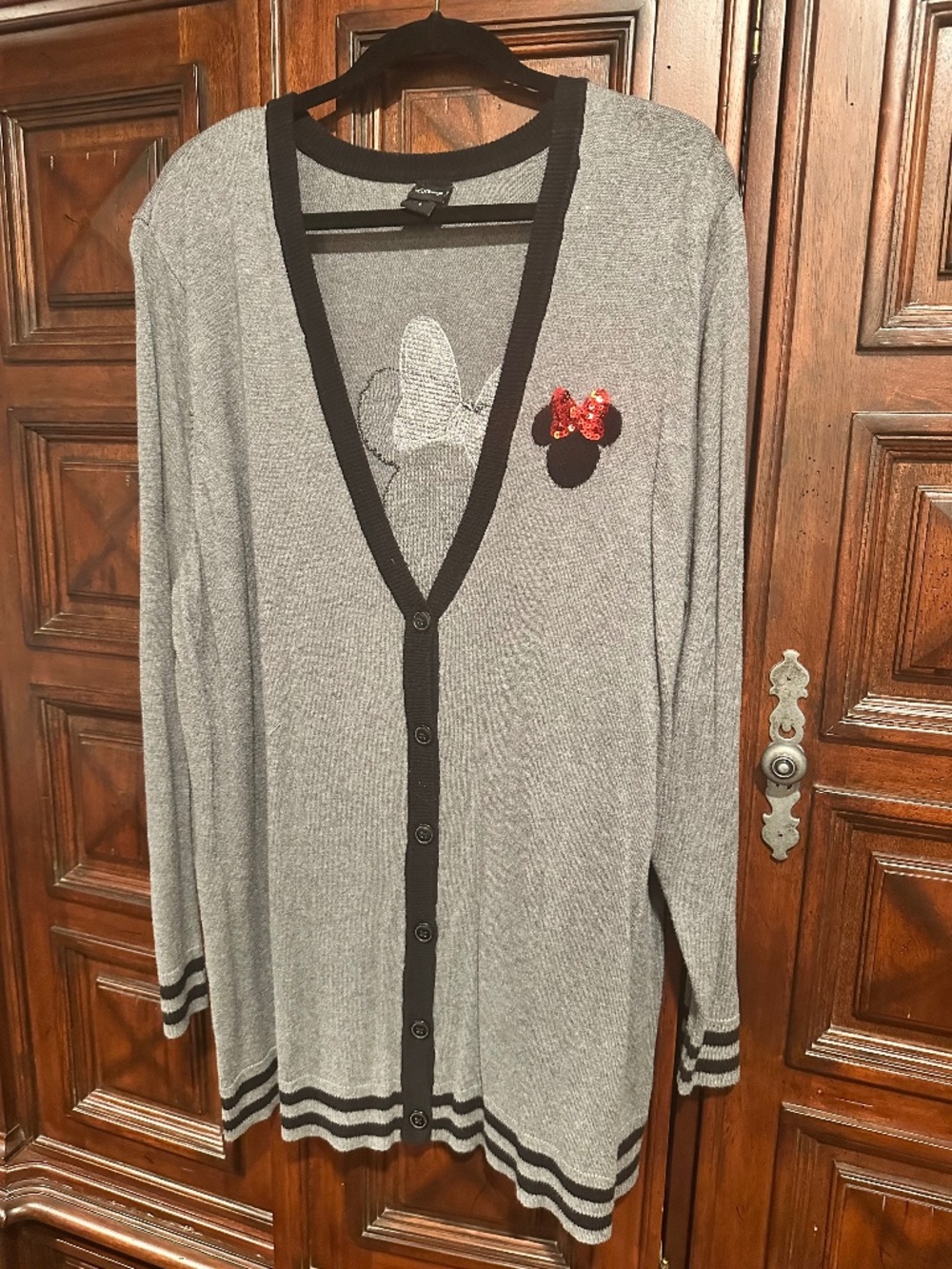 *PROJECT PIECE* TORRID size 4 Disney Minnie Mouse Grey Cardigan Sweater *HOLE*